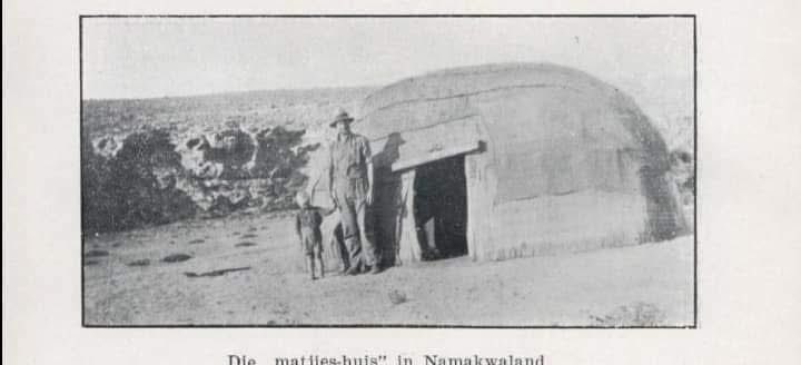 Sentletse's tweet photo. This is how Afrikaners lived in the 1930s before the Carnegie Commission was established to address "The Poor White Problem in South Africa".

Today they want to lecture us about BBBEE. https://t.co/WfX2fC5WPw