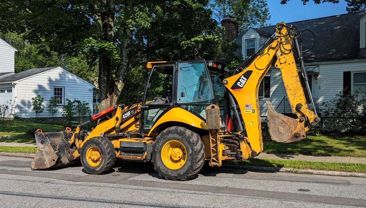 jayosays's tweet photo. @robmaurer The Backhoe's reign of terror will soon end! https://t.co/SC800kN3ml