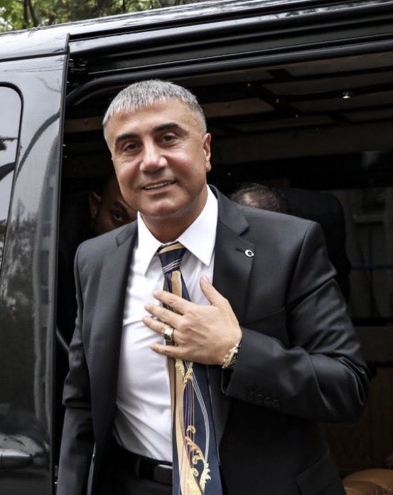 memleketyoutube's tweet photo. 🔴 Gazeteci Barış Terkoğlu:

“Sedat Peker'in Türkiye'ye gelmesinin önünde şuan fiili bir engel yok.

Devlet Bahçeli, Sedat Peker'i Türkiye'ye davet edebilir.”

— Sözcü TV https://t.co/XD1Ep1c050