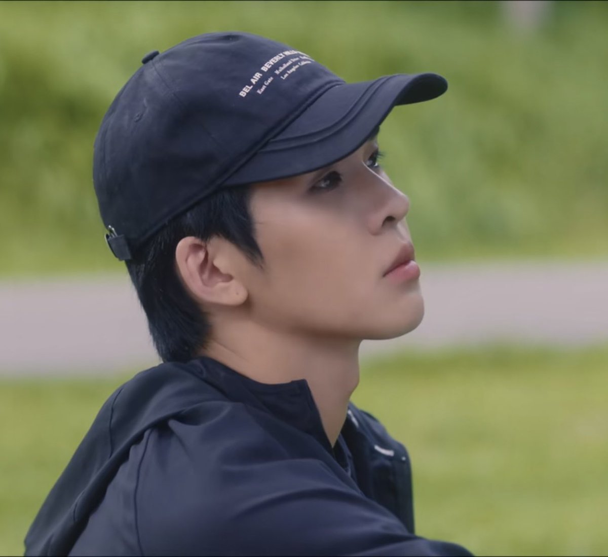 TFauausave's tweet photo. @Auautnp 你们两个的帽子是同一顶吗🧢🫳🫳 https://t.co/FkL5fRlvBe