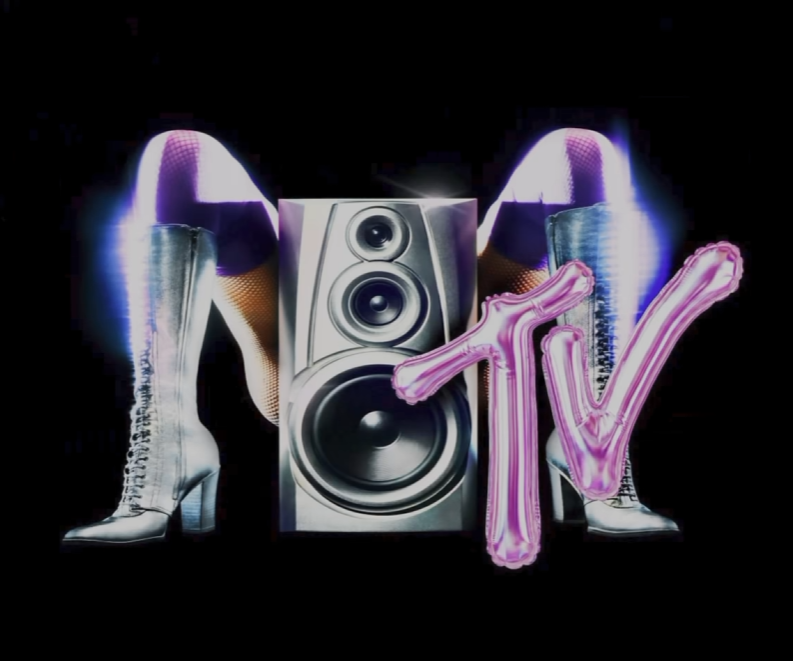 MadonnaUltimate's tweet photo. they way the MTV VMAs broadcast started ! https://t.co/tRzgMLz3hQ
