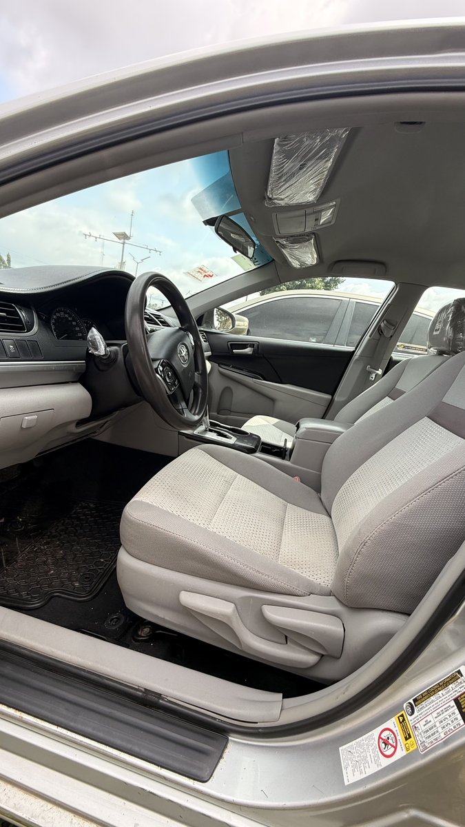 KDriveAutosNG's tweet photo. Toyota didn't just change the year on the 2015 Camry. They redesigned it bumper to bumper, giving it a bolder look, a quieter cabin and improved handling.

💰15m
Call/WhatsApp: 09065054300

#KDriveAutosNG #ToyotaCamry #CamryLE https://t.co/pMjMnaG6T8
