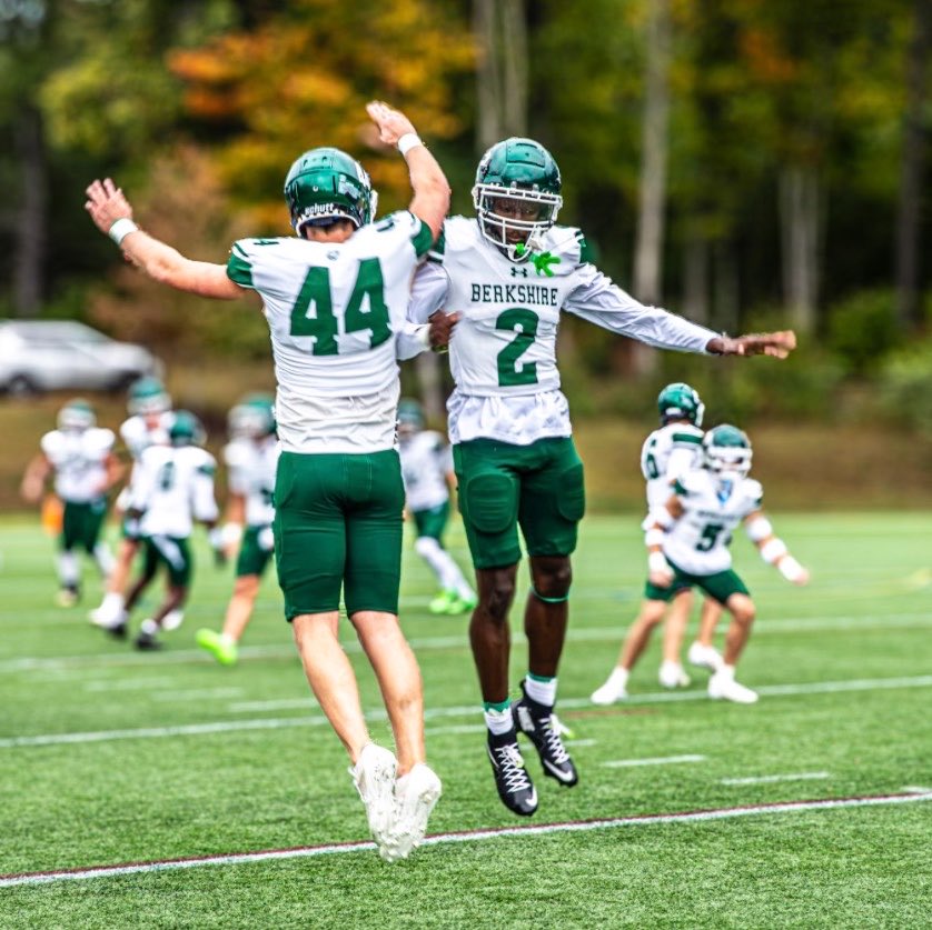mikeyamitch's tweet photo. Scrimmages game highlights
6’3 190 DB
(Couldn’t touch the QB) https://t.co/OiLeA21qHr