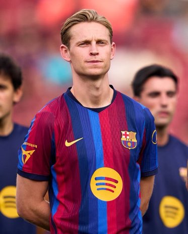 90minutes040's tweet photo. 🚨 FRENKIE DE JONG FORFAIT FACE AU PSG ET AU REAL 🇳🇱 ! ❌ 💙❤️

Encore trop juste physiquement, il ne rejouera pas avant le 1er novembre avec le Barça. https://t.co/BcK5GSsS6b