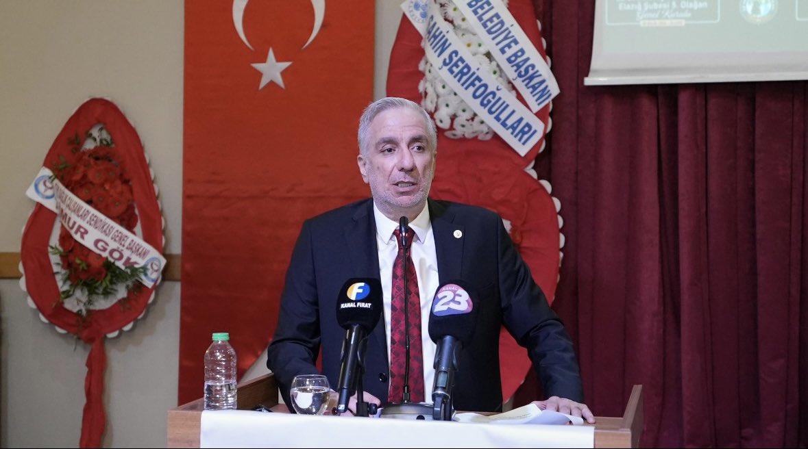 serefyildirim23's tweet photo. Öz Orman-İş Sendikası Elazığ Şubesi 5. Olağan Genel Kurulu’nda güven tazeleyerek yeniden başkanlığa seçilen Sayın Mustafa Tepe’yi tebrik ediyor, görevinde başarılar diliyorum. https://t.co/BFmfMyEXSL