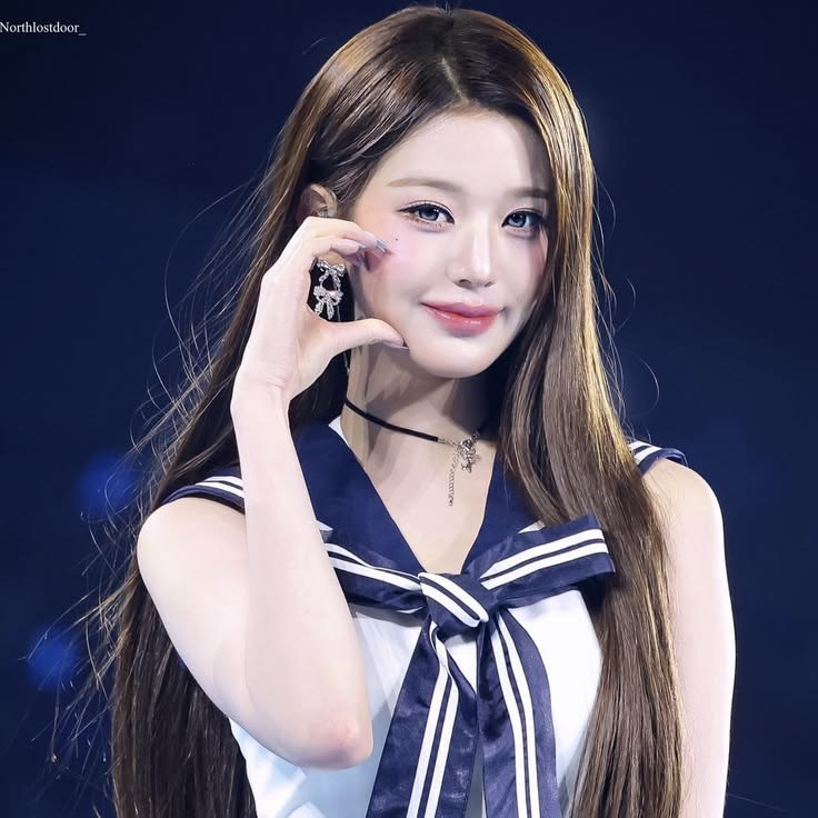 rqyulkim's tweet photo. #Izin My bias yang bling bling https://t.co/h6hte2pJPz