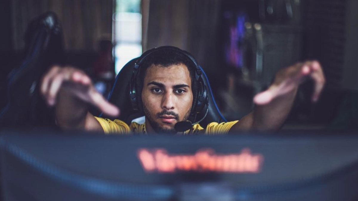 GossipRoomOff's tweet photo. Mort de MalekCSGO : le streamer de 35 ans a mis fin à ses jours malgré l'intervention du Raid et plusieurs heures de négociations
https://t.co/HvaT2b83m6 https://t.co/KemVW6vpk0