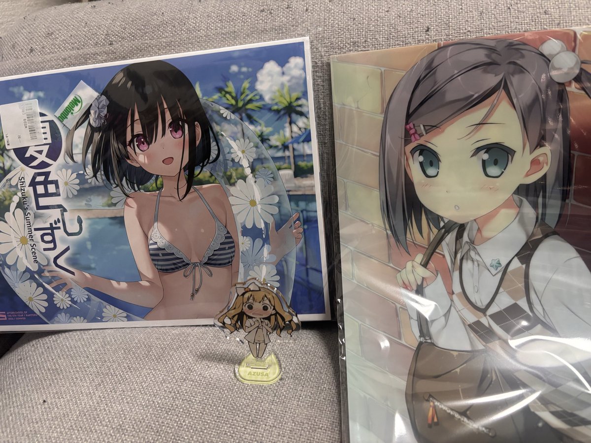 NF1205's tweet photo. 変猫のPOPUP行った！
ついでに5年目の放課後の夏コミ本も
カントクさんの絵にハマったきっかけが変猫なので https://t.co/tFzvXyzHsI