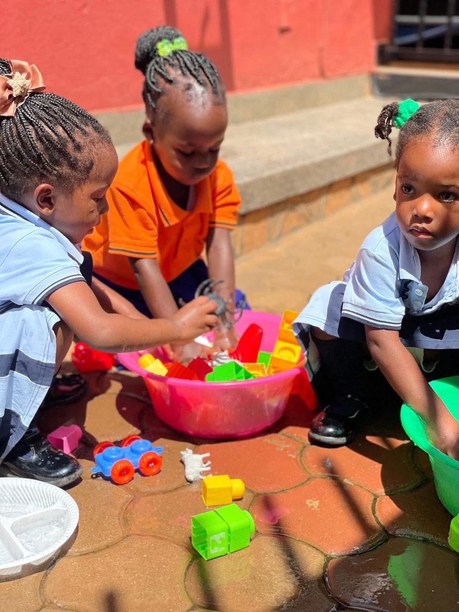 FisuMedia70529's tweet photo. Our KG 2 learners had a wonderful time exploring water through playful, hands-on learning! 

Through water play, they developed curiosity, coordination, creativity and social skills while learning through exploration and teamwork.

#FISU #WaterPlay #KG2 #LearningThroughPlay https://t.co/5FxqDIKRsb