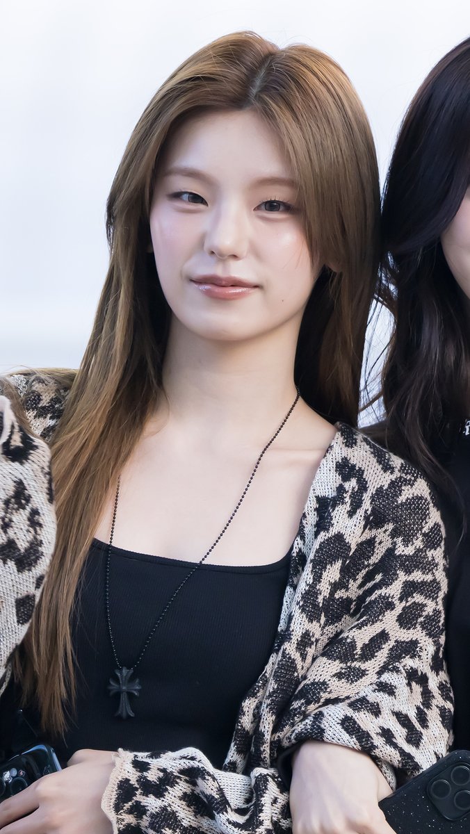 ITZY_PAN's tweet photo. 260926 
#있지 #ITZY #예지 #YEJI https://t.co/l1khWgLmqA