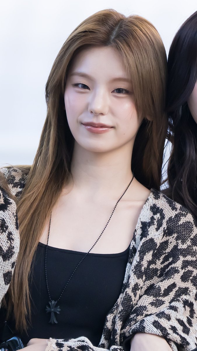 ITZY_PAN's tweet photo. 260926 
#있지 #ITZY #예지 #YEJI https://t.co/l1khWgLmqA