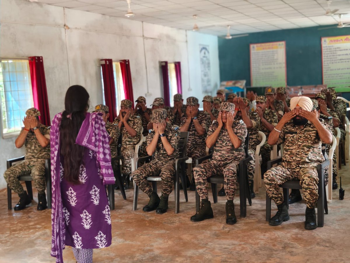 80Crpf's tweet photo. 80 Bn CRPF conducted a Mental Health &amp; De-Addiction awareness session at  Chandameta camp   in colobration with Maharani Hospital,Jagdalpur. Troops were sensitized on stress management,emotional well-being, de-addiction, substance abuse, and behavioural &amp; social media addictions. https://t.co/rAI7e2XGhd