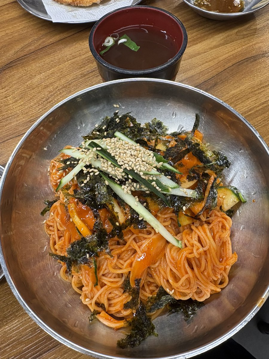 mino_1oo4's tweet photo. 韓国🇰🇷タッカンマリおいしすぎてまた食べたい🥰初日に風邪ひいたけどおいしいの食べたい欲がすごすぎて1日2万歩も歩いてた😂 https://t.co/qbskVWkkSn