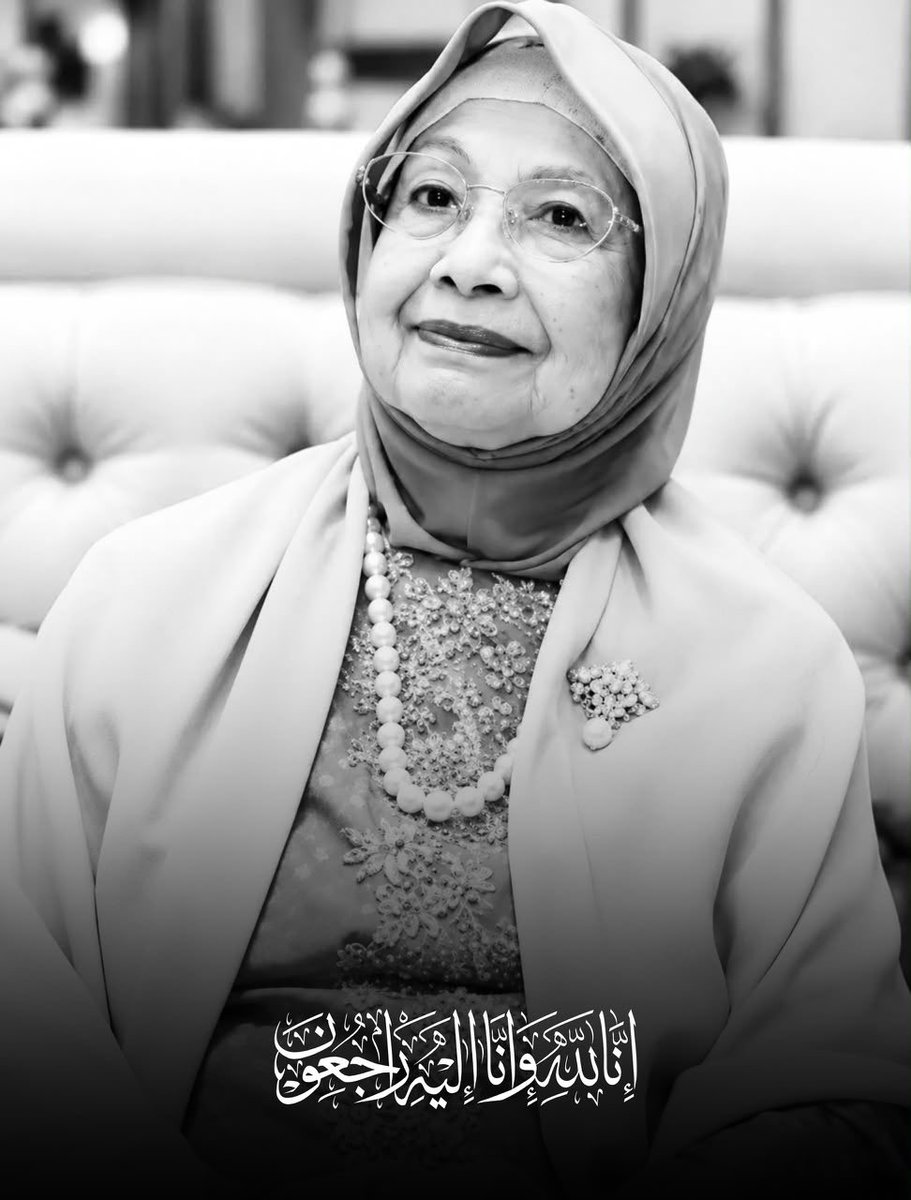 MDVinMalaysia's tweet photo. High Commissioner H.E. Dr. @Mariyam_Shab paid her final respects following the passing of Tun Dr. Siti Hasmah Mohamad Ali, wife of former Prime Minister of Malaysia Tun Dr. Mahathir Mohamad. She conveyed her sincere condolences and sympathies to Tun Dr. Mahathir Mohamad and his family during this difficult time.
