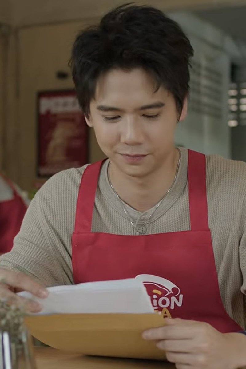 washerawitt's tweet photo. dr kawi - rejected and sad
dr mai - no boyfriend
dr puth - crazy and dead
boat - medical school dropout but now a successful pizzeria owner with a cute boyfriend

lesson: don’t be a doctor 🤣

#ssingss #SingHarit