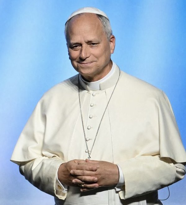 f_philippot's tweet photo. Bien ! ⤵️

Dans le discours du Pape à Metz ce matin, aucune dinguerie européiste !
Robert Schuman était clairement de trop mais le Pape a parlé des « souverainetés nationales », et évidemment jamais de « souveraineté européenne »…

➡️ Il a même mis une sacrée BAFFE à Macron et à l’UE sur la guerre !

Il a en effet appelé les dirigeants européens « à s’engager dans des dialogues patients, faire preuve de courage dans la négociation », et à « être prêts à sacrifier certaines positions pour le bien supérieur de la paix » !

Pas tout à fait la ligne des eurofaucons et de Macron !…

Vive la Paix !
Vive la France libre !