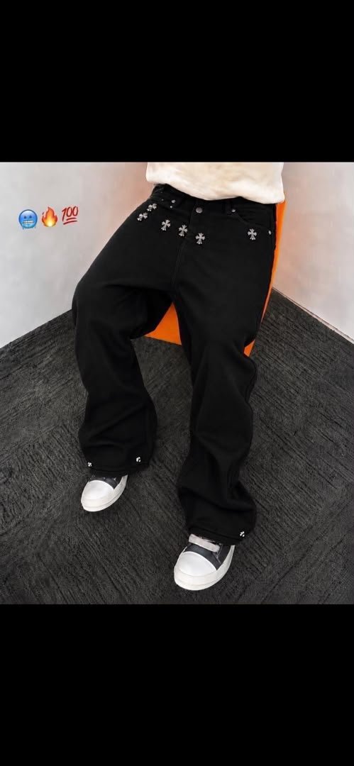 sinzu911's tweet photo. LUXURY BAGGY JEANS ALL AVAILABLE IN STORE..DELIVERY NATIONWIDE..YOU CAN REACH OUT TO US VIA  08162108607 https://t.co/oyGsz8RPSF