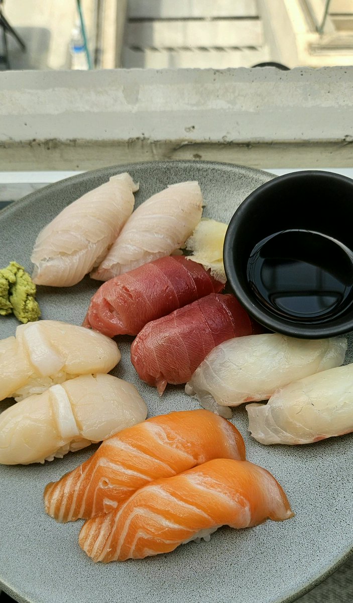 schicchimi5lss's tweet photo. [I Ate] Sushi at Sofi Stadium.
#SavorySnacks #NamĐịnh https://t.co/ggZ425liB5