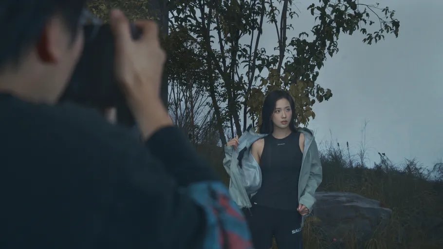 updatesblckpnk's tweet photo. #JISOO x Salomon

#BLACKPINK https://t.co/2J79LqCXaT