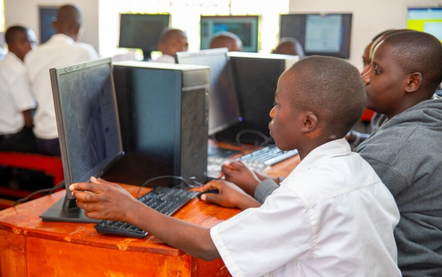NamuliPasha's tweet photo. Under his guidance, Uganda has improved its readiness for a modern digital economy through expanded broadband coverage. https://t.co/qzkyshzJxp