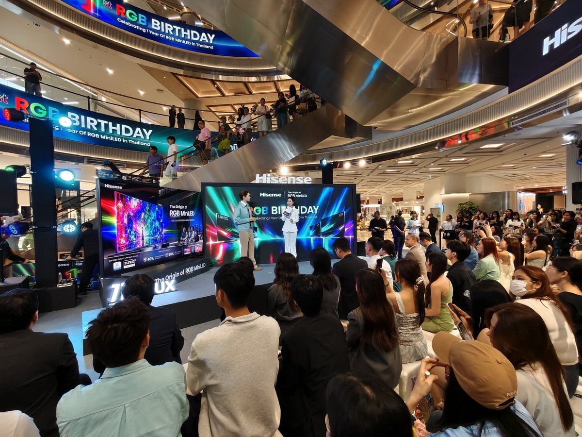 HisenseThailand's tweet photo. มาแล้วจ้าาาาาา ขอเสียงกรี้ดที่ดังแบบลิ้นไก่แตกได้ไหม!!!
#HisenseThailand #HisenseRGBMiniLED #HisenseRGBMiniLEDxNani #RGBBirthday
#TheOriginOfRGBMiniLED #Hirunkit_ #InnovatingABrighterLife
#โคตาเอะ https://t.co/qPySp5wUXB