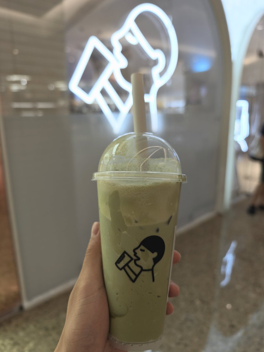 ssong_econ's tweet photo. @alz_zyd_ new brands pop up every year, but hey tea always remains my first choice whenever I go back🙂‍↕ https://t.co/jvDgqkW0Oi