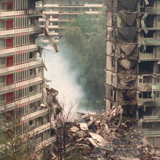 NLRCFirstAid's tweet photo. Vandaag herdenken we de #Bijlmerramp in #Amsterdam, op 4 oktober 1992. De impact van de vliegramp is groot voor de betrokkenen én alle hulpverleners. 
Zeker respect voor alle @RodeKruis collega's in de Bijlmer of de opvang in de Marinekazerne @RodeKruisAmstAm #SIGMA #noodhulp https://t.co/ym7CE3utkC