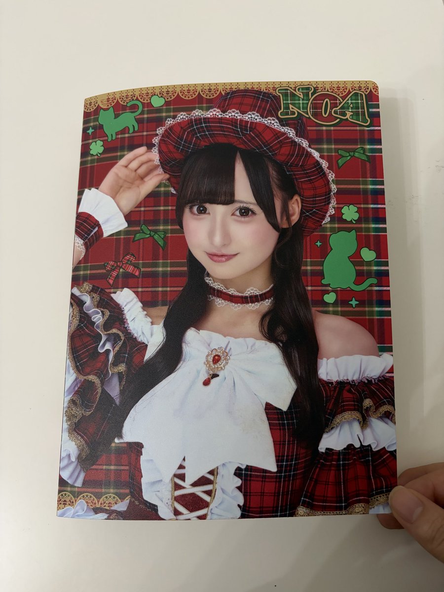 noalife_vV's tweet photo. のあにゃ生誕祭グッズのチェキアルバムこんな感じです！

チェキ4枚✖️10ページあります🍀🐈

んんんかわいい https://t.co/ufURZqM8z5