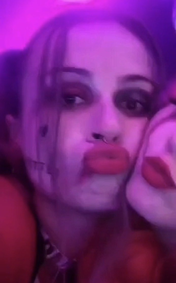 abruxaiberica's tweet photo. E o Halloween 😭 https://t.co/g7kJuDRsoN