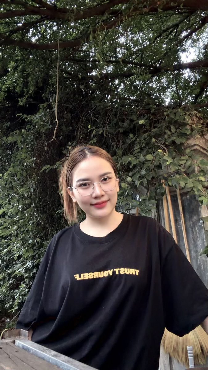 jerrybartle33_t's tweet photo. รับดอกอัญชัน ใช้ปลูกงานผม ⋆.˚🪻𖤐
ทำให้ผมดกดำ เงางาม มากขึ้น 
𓏲 ๋࣭𓆩💜𓆪 ࣪˖ เพราะดอกอัญชันมีสาร 
ทีแอนโทไซยานิน ซึ่งช่วยนวดน่า

#อ่อนนุช #อุดมสุข 

ID 88waa https://t.co/cpzz02bnuL