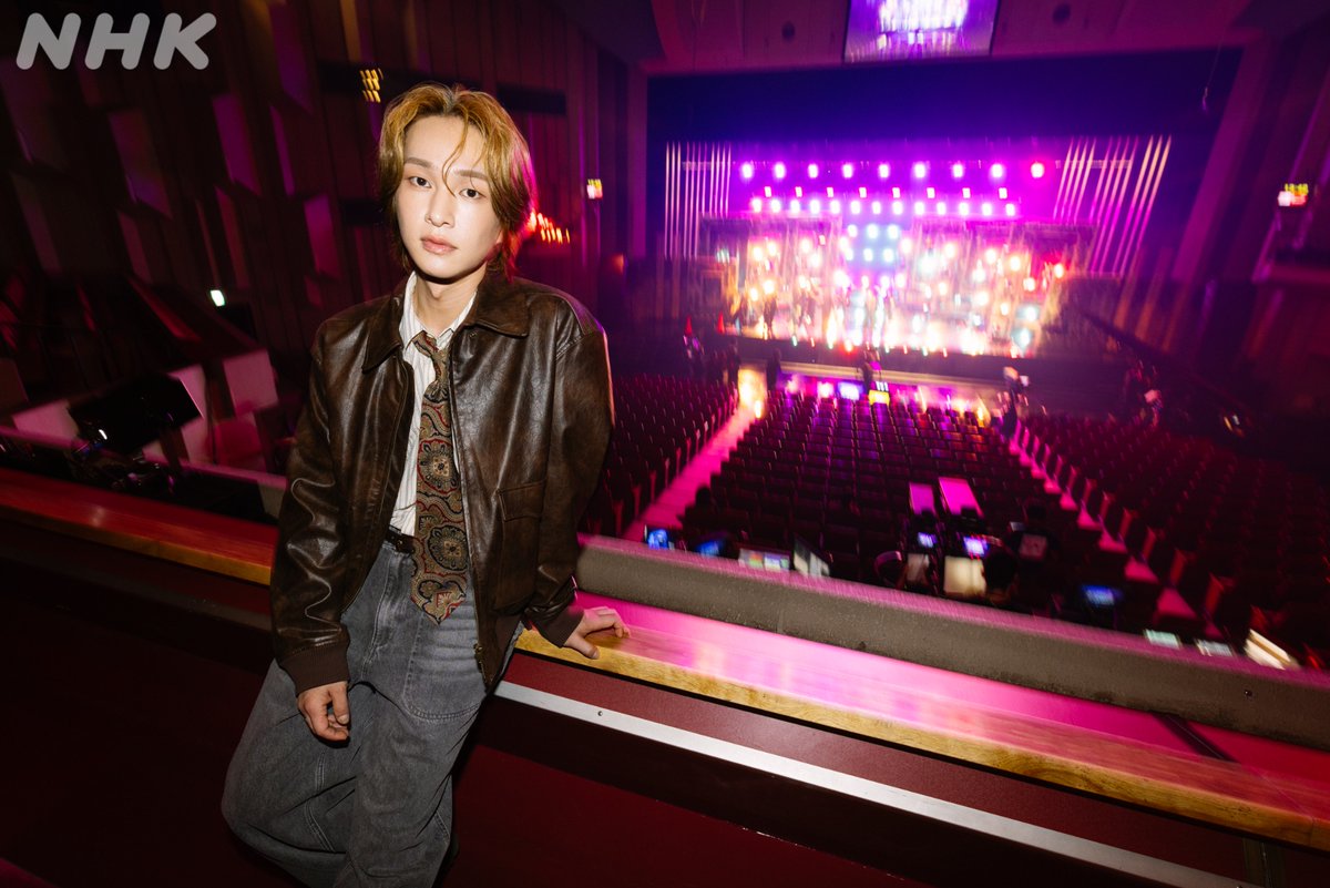 nhk_venue101's tweet photo. 📣#Venue101EXTRA 見逃し配信中📺

NHKホールで公開収録✨

🩵#ONEW

NHKホールの2階席から📸
ステージをバックに❣️
あまり訪れることのない2階席からの景色に
ONEWさんも喜んでいました😊✨

今回はKIRINJIの #エイリアンズ のカバーを披露💫

#Venue101 #オンユ

見逃し配信は👇
https://t.co/d606qVREZv