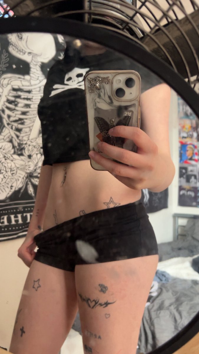 jaylavamp's tweet photo. dm me for snap! £7 pics etc😛 #buyingcontent #ukseller #nsfwtwt #nsfw https://t.co/hhgqLwdFvA