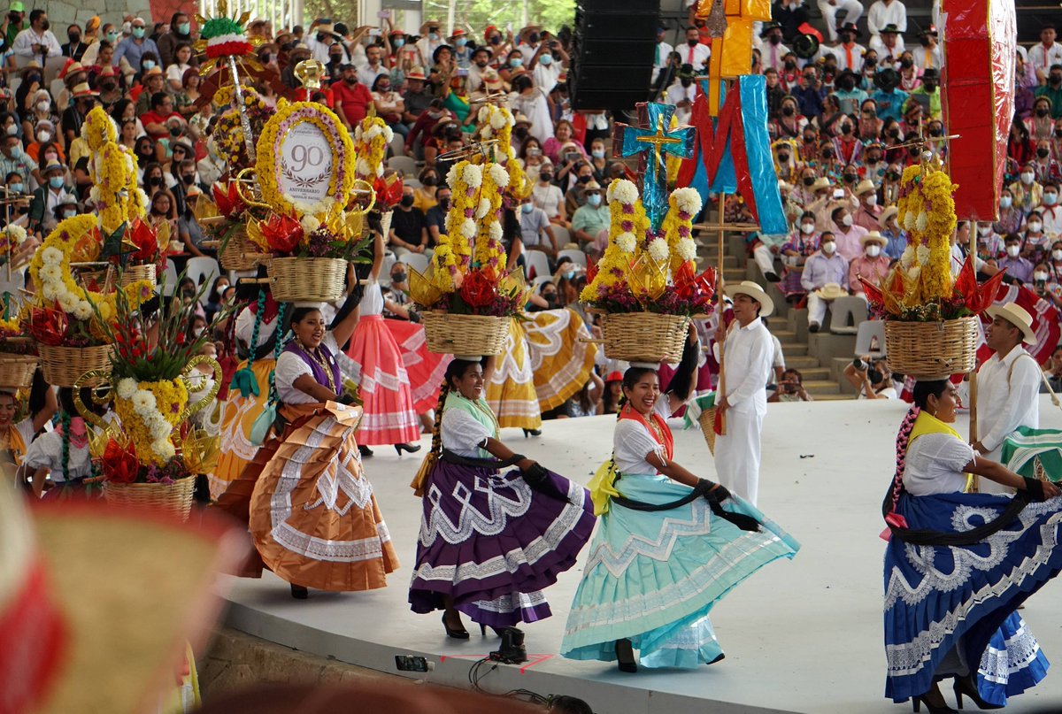 DesmondGysr78u's tweet photo. Feliz Día de la Candelaria! La tradición nos une con tamales calientes y colores alegres en cada calle. ， https://t.co/3oP6BNdp1D