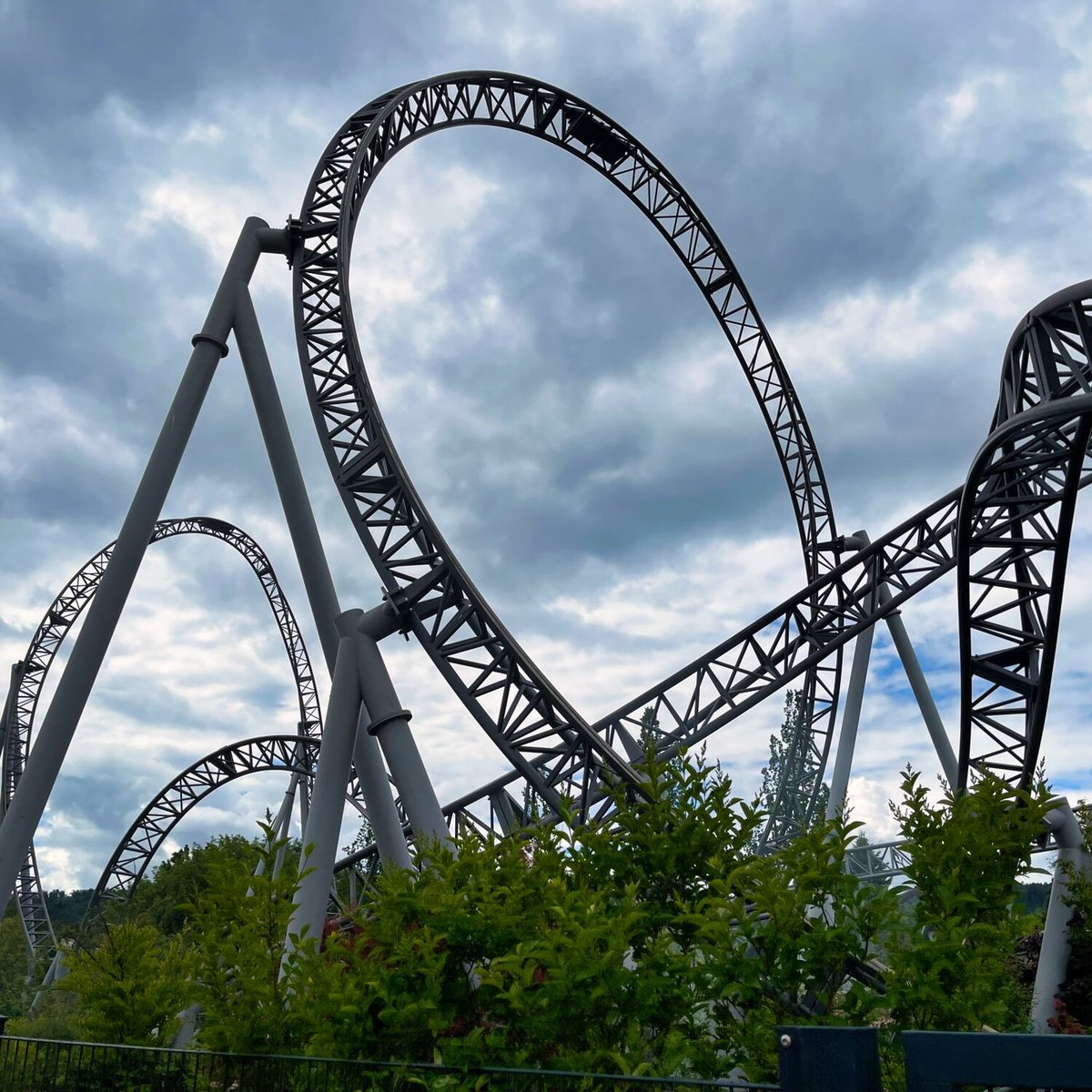 tonemelon's tweet photo. Tripsdrill, Cleebronn, Germany #tripsdrill #germany #instadaily #ParcdAttraction #ParcDeLoisirs #MontagnesRusses #RollerCoaster #CoasterAddict #ThrillRide #AttractionFun #ThemePark #CoasterLife #RideTheCoaster #Voyage #Aventure #TravelAddict https://t.co/W9LQu70EKn