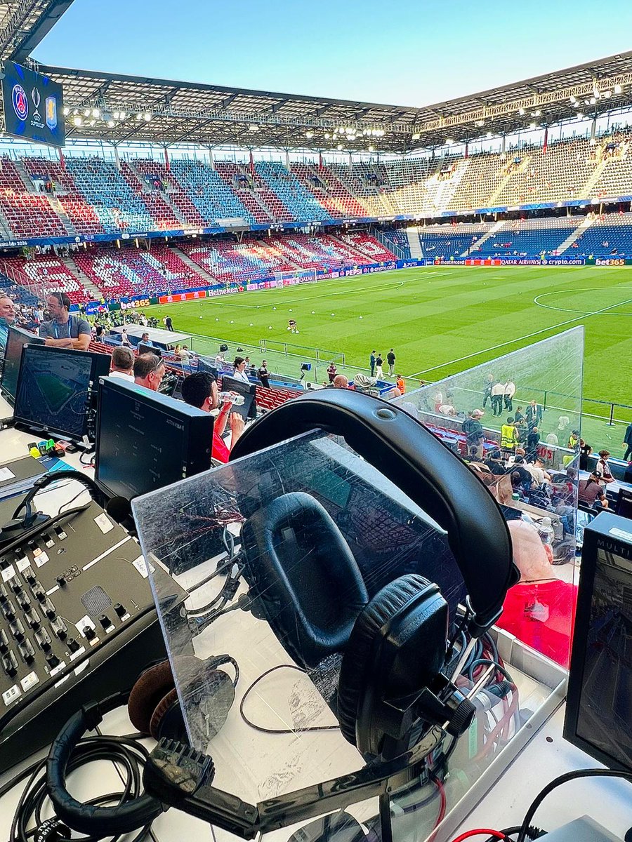 AlanMarchSport's tweet photo. 🎙️ COMMENTARY. ANNOUNCING. HOSTING.
                          TRAINING COURSE
 📅 Saturday 14 November 2026  
📍 Nottingham 

Want to improve on the mic?  Is it time for a new career? 

Come and put yourself to the test.  

And this isn't just a course for beginners. We've welcomed people who have never picked up a microphone before, alongside commentators, announcers and presenters who already have experience but want to develop, practise and add new skills to their armoury.  

Our team has more than two decades of experience working across 30+ sports, 40+ countries and 100+ competitions, including FIFA World Cups, Olympic and Paralympic Games and major sporting events around the world. 

Whether you're starting out, already gaining experience, or looking to broaden what you can offer, you'll leave with ideas and techniques to help take your 
performance forward.  
📅 Saturday 14 November 2026  
📍 Nottingham 
⏰ 09:30–17:30
 💷 £129.99 + VAT per person 
🎟️ Places are limited #BookNow 
👉 https://t.co/CstYgwirhq
💻 info@alanmarchsport.com

#SportsCommentary #StadiumAnnouncer #SportsPresenting #EventHost #SportsBroadcasting #SportsIndustry #Commentary #Presenter #AlanMarchSport
