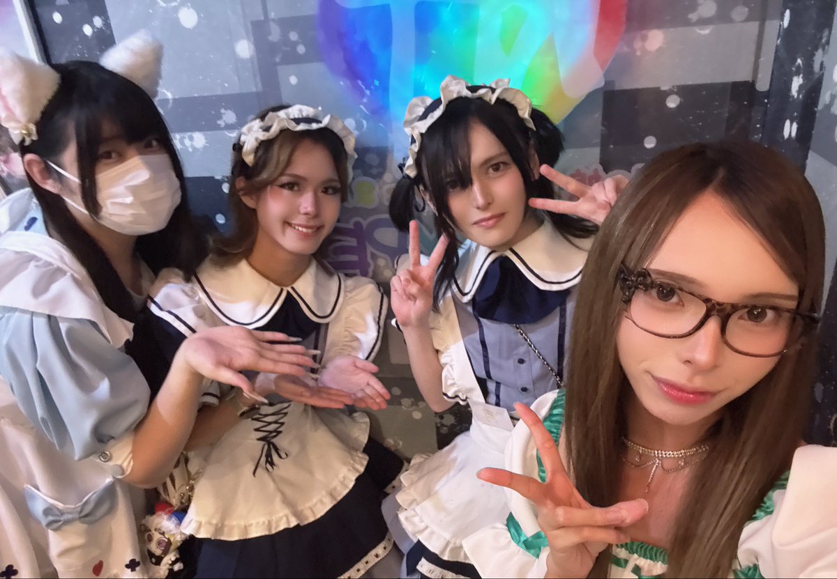 NEWTYPE_MS's tweet photo. 🎀にゅ〜たいぷ お〜ぷん🎀

月(🆕✨️)
しぐれ
チカ
せりな
優

今日は新人の月ちゃん初お給仕♪
新しく加わった男の娘メイド甘やかしに来てくださいദ്ദി＞ᴗ＜)🎀✧ https://t.co/vUvu2V7pzv