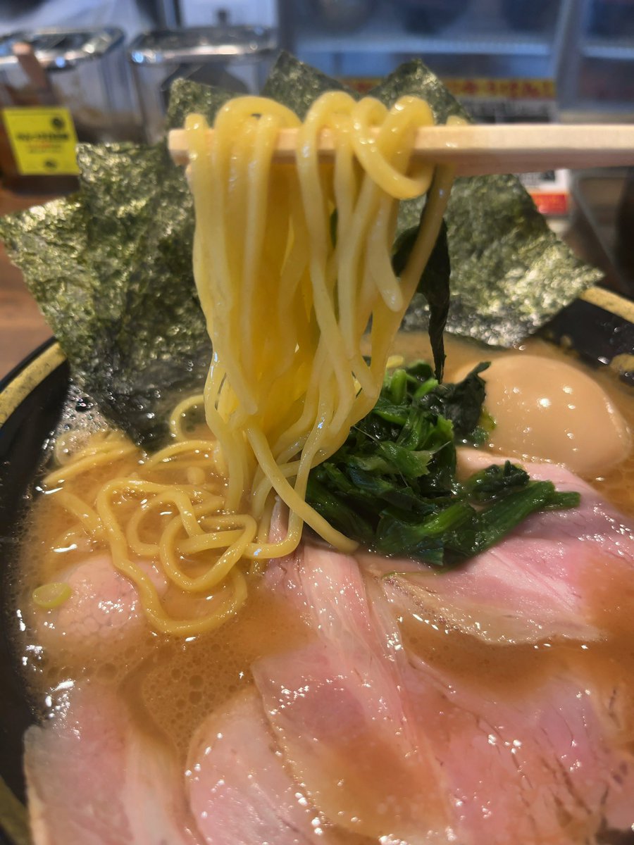 yiz10437's tweet photo. 家系最高です！
無限ライスは100円！
◆ 九州豚骨醤油 鯉から竜 久米店
愛媛県松山市南久米町505-1 
#ランチ #松山市 #ラーメン https://t.co/HtavVXbj7q
