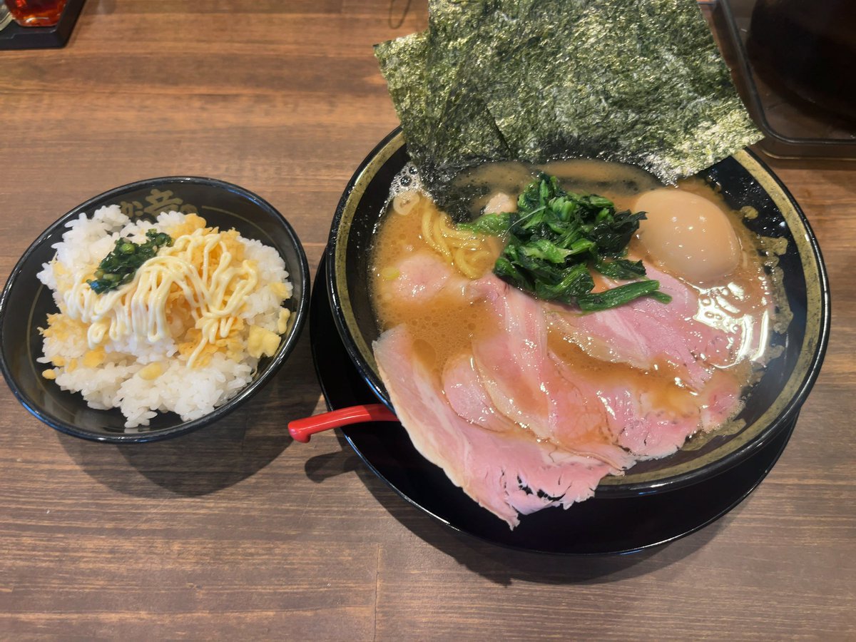yiz10437's tweet photo. 家系最高です！
無限ライスは100円！
◆ 九州豚骨醤油 鯉から竜 久米店
愛媛県松山市南久米町505-1 
#ランチ #松山市 #ラーメン https://t.co/HtavVXbj7q