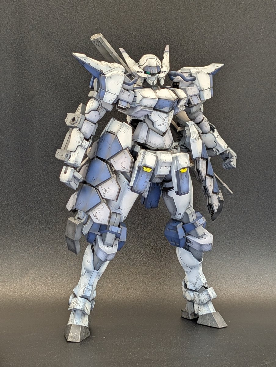 sakai_gantai's tweet photo. ライトノベル『フルメタル・パニック！Family』より、カドプラから販売の1/48スケール〈アズール・レイヴン〉完成しました！
ランナー構成から組み立て体験への配慮が凄まじく、完成後もスタイル・可動共に文句なしの個人的に今年のベストキットです。
＃カドプラ
＃フルメタ
＃フルメタルパニック https://t.co/m4GTbcqzIZ