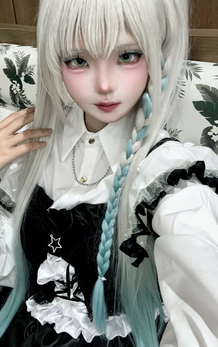 rxnqm_'s tweet photo. cos 🦈✦︎︎︎
                   侵略完了♡ https://t.co/gb4NhN5Xbf