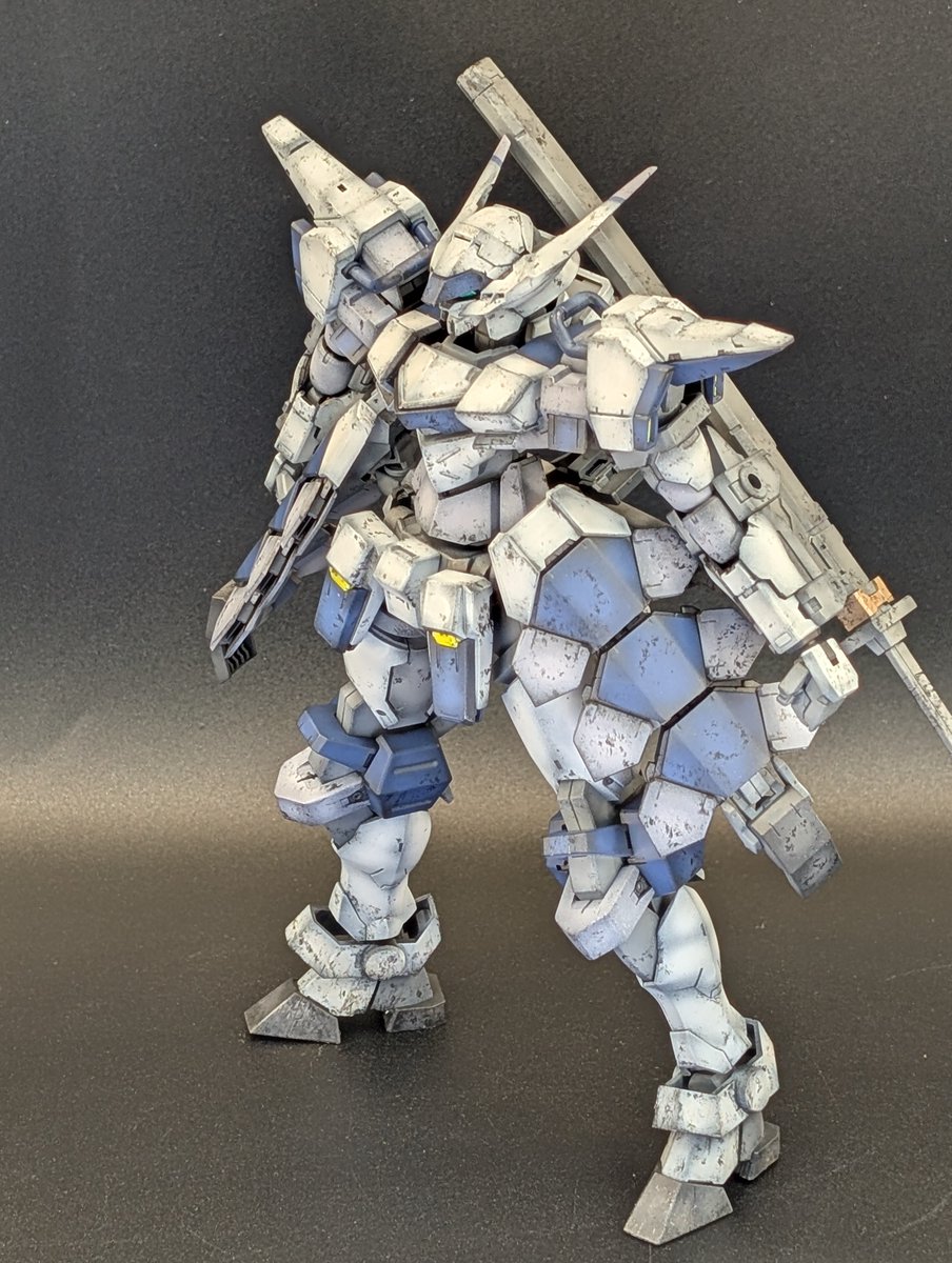 sakai_gantai's tweet photo. ライトノベル『フルメタル・パニック！Family』より、カドプラから販売の1/48スケール〈アズール・レイヴン〉完成しました！
ランナー構成から組み立て体験への配慮が凄まじく、完成後もスタイル・可動共に文句なしの個人的に今年のベストキットです。
＃カドプラ
＃フルメタ
＃フルメタルパニック https://t.co/m4GTbcqzIZ