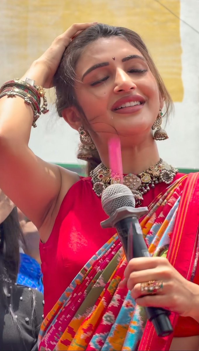 sreeleelaaddict's tweet photo. #SreeLeela Iconic Red Saree 
Pics 4K HD Part 4

.... SREELEELA DEVOTEE.... https://t.co/rcl2DH87EZ