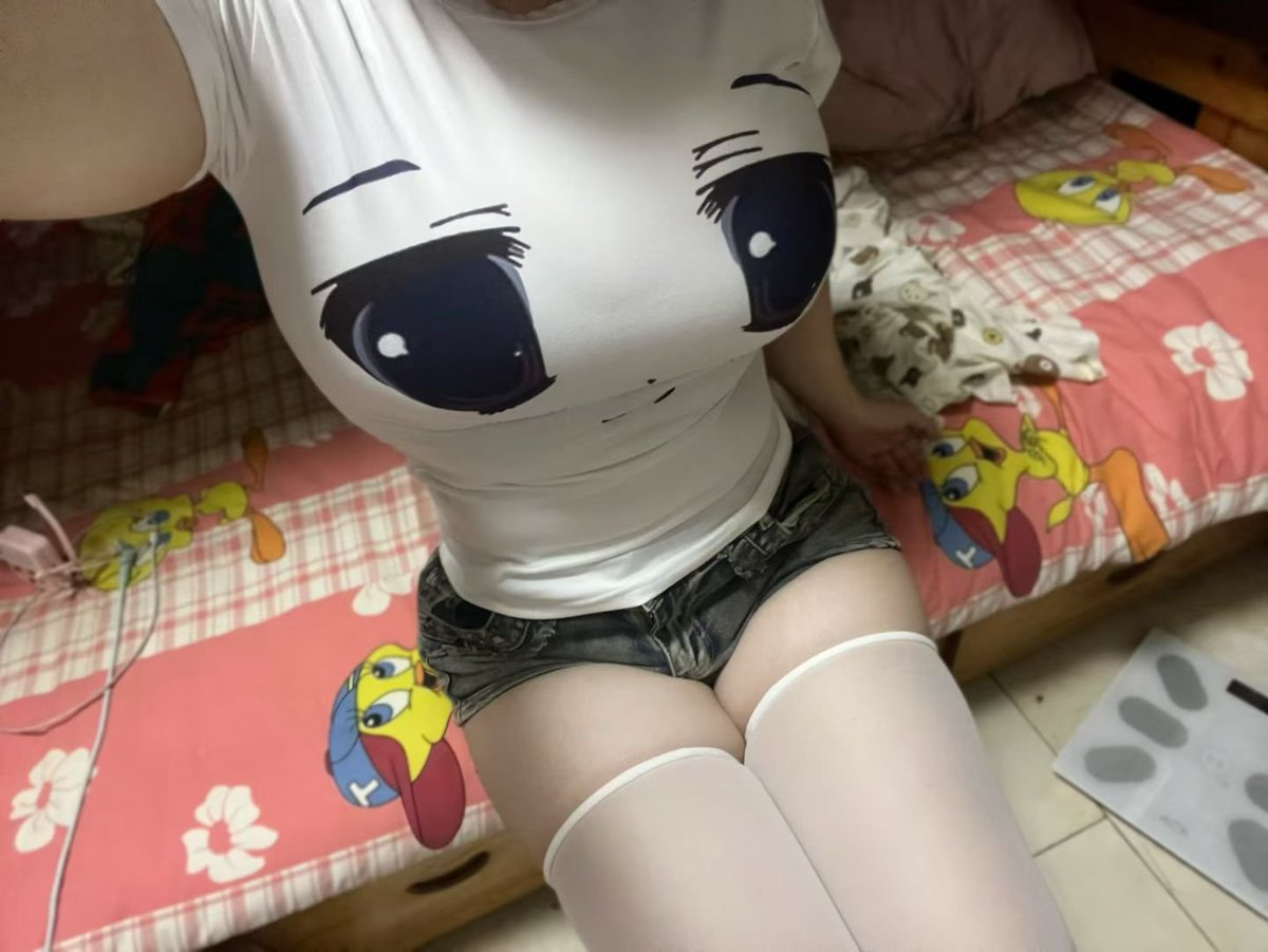 Yukki3a6's tweet photo. 大眼萌妹来啦 ＃微胖 https://t.co/Pk4jcmXPvy