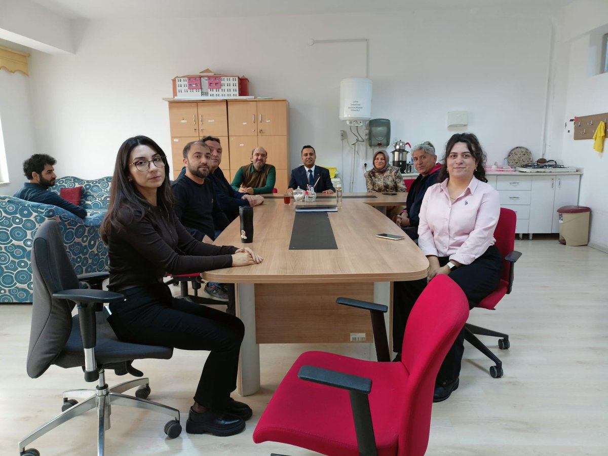 ElmadagMEM's tweet photo. Müdürümüz Eren Gökduman ve Şube Müdürümüz Müberra Durak, okullarımızı ziyaret etti!
​📍 Elmadağ Anadolu İHL
📍 Şehit Miraç Yıldırım İOO
📍 Dr. Ahmet Kazım Mıhçıoğlu İOO
​Öğrencilerimizin heyecanına ortak olmaya ve öğretmenlerimizin yanında durmaya devam ediyoruz. https://t.co/ZS1hbXg6uP