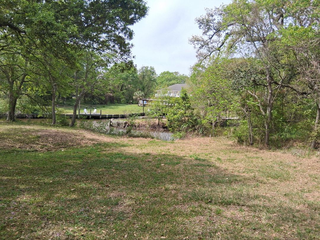 kennonhen's tweet photo. The Land Man This Water Front Lot with Owner Financing  

Brokered by Foundation First Real Estate 

Kennon " Land Man " Henderson 
251-402-0420  

Meri Walker 
251-490-7769 

2101  Sandalwood Place Gautier, MS 39553
Priced at 155,000 https://t.co/ihlAzrBj8b