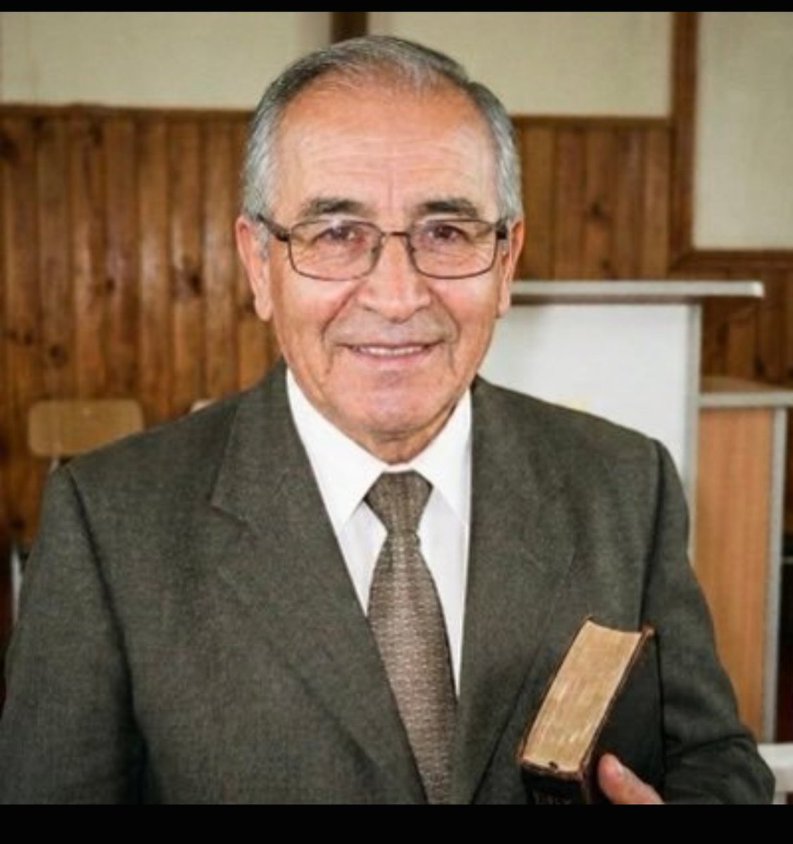 chiccomigrainn's tweet photo. Bah,que coincidencia 
@hnarbaeza ,@PastorHerminioP , obviamente eres otro "pashriotah" sin vida
Tanta multicuenta y aún no logras que te incluyan en el grupo que te mira con asquito https://t.co/eg4Nuko2Zl