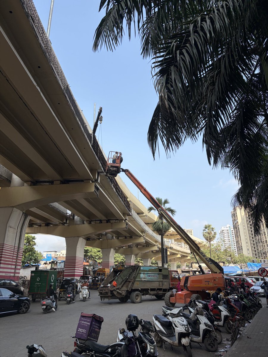 NelsonSoloLIFE's tweet photo. @AshwiniBhide #mmrda #bmc #mumbai 
HOW DANGEROUS ⛔️ ‼️ ⚠️ https://t.co/NlzZY6q3OI