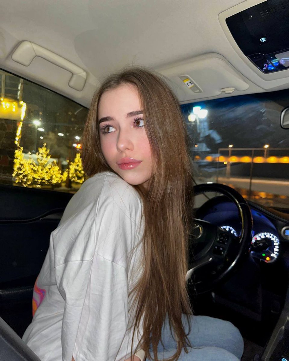 NetvoyaBi's tweet photo. Лицо таксиста, когда просит оставить чаевые🤭 https://t.co/ojQkJgQSjq