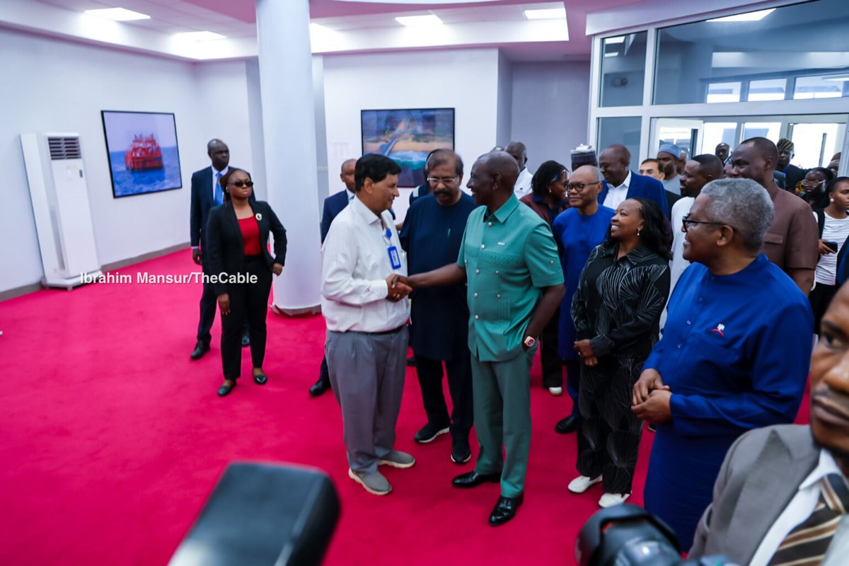 thecableng's tweet photo. PHOTOS: Ruto tours Dangote refinery, calls it a masterpiece

Kenyan President William Ruto has described the Dangote refinery as a “masterpiece of science, engineering and art,” after touring the 700,000 barrels-per-day facility in Lagos.

Ruto, who visited the refinery on Friday, after attending the United Nations General Assembly (UNGA), also reaffirmed Kenya’s commitment to partnering with Dangote Group on the proposed $17 billion East African oil refinery and petrochemical complex in Lamu.

https://t.co/VqWZhZwVXZ