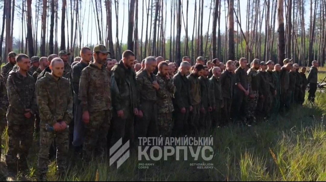 Archer83Able's tweet photo. Ukraine's 3rd Army Corps reports about the capture of around 250 Russian POWs during the course of the Operation "Vivaldi."

This casts serious doubts on the claims that the Russians were able to conduct an orderly withdrawal in that sector. https://t.co/qMxbLmfWTL